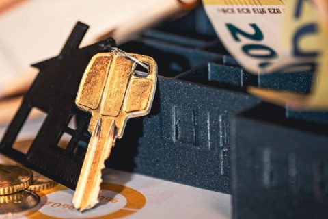 How Much Commission Do Real Estate Agents Make in Dubai