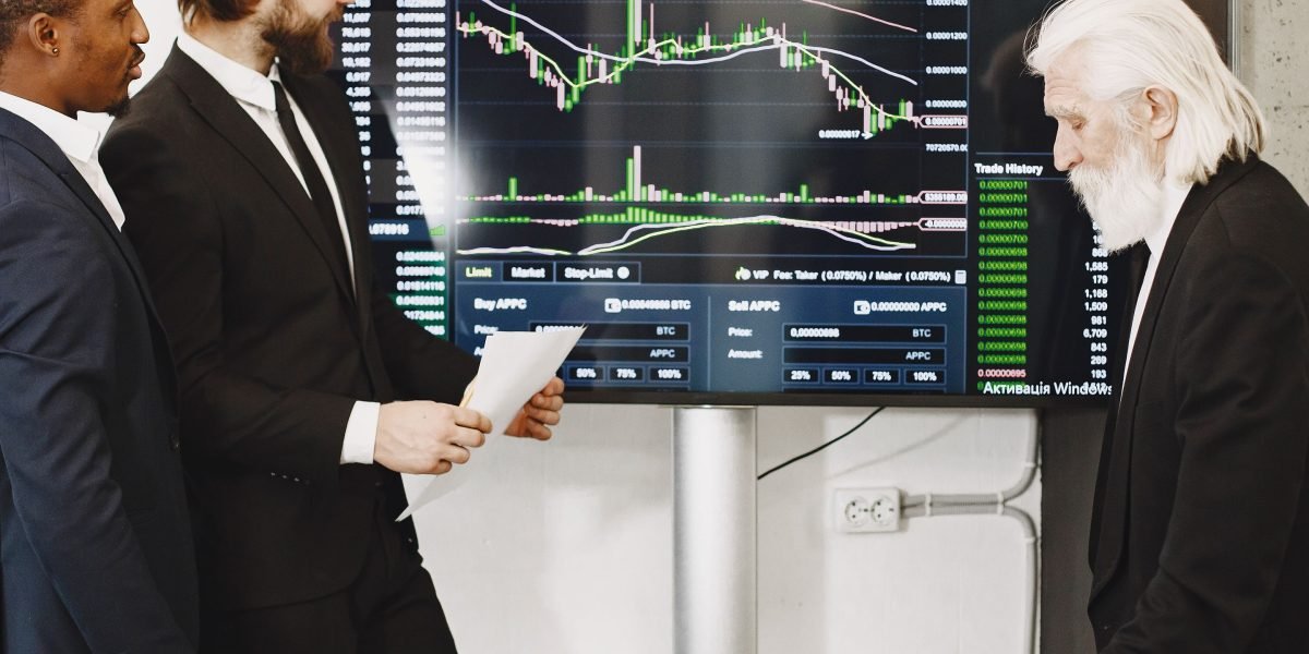 Why Specialized Investment Managers Dubai Are Crucial for Property Investors
